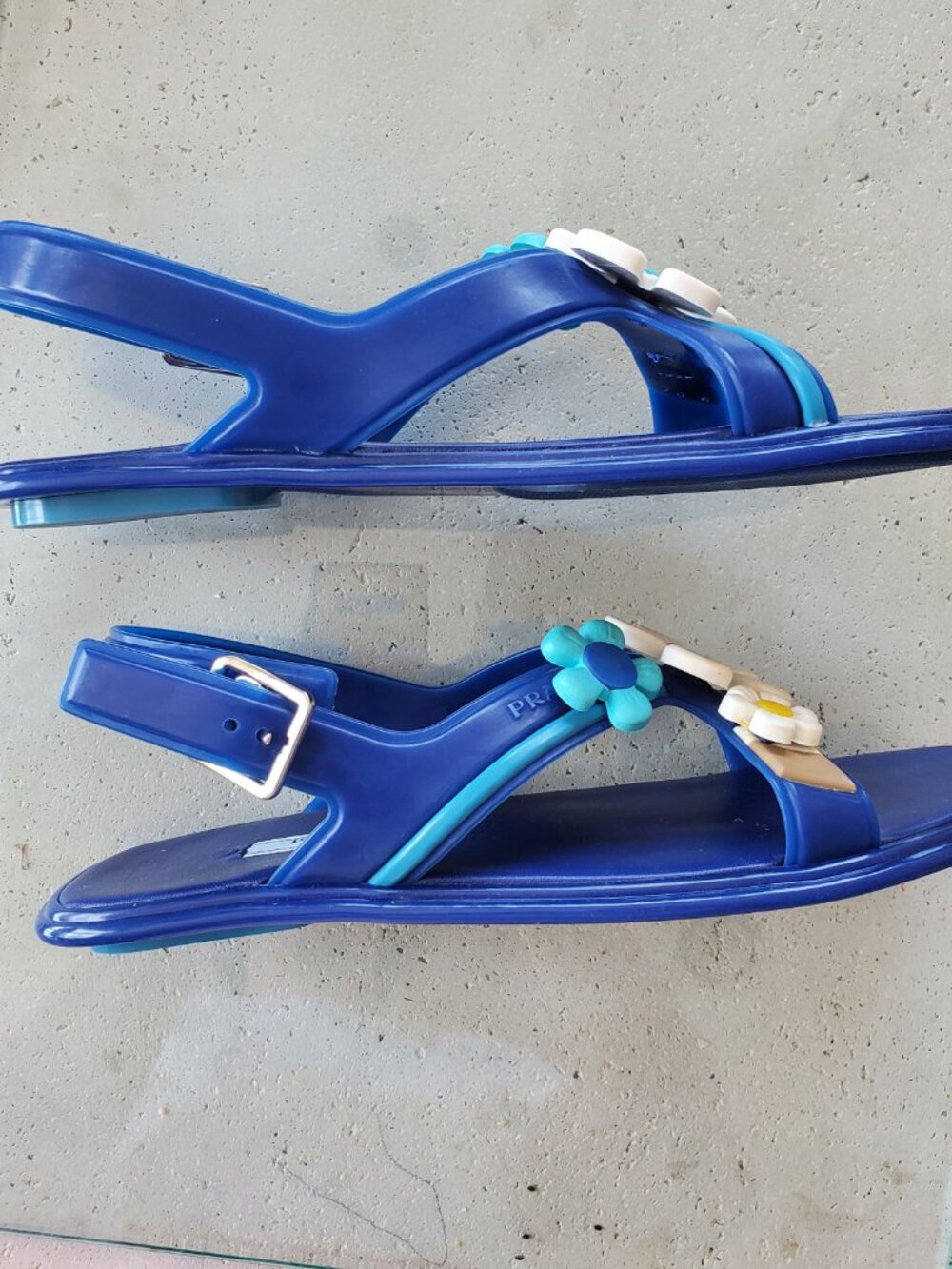 PRADA ! floral daisy appliquéd blue rubber sandals (EU/39.5) - Picture 6 of 12